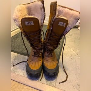UGG Adirondack Tall boots sz 8
